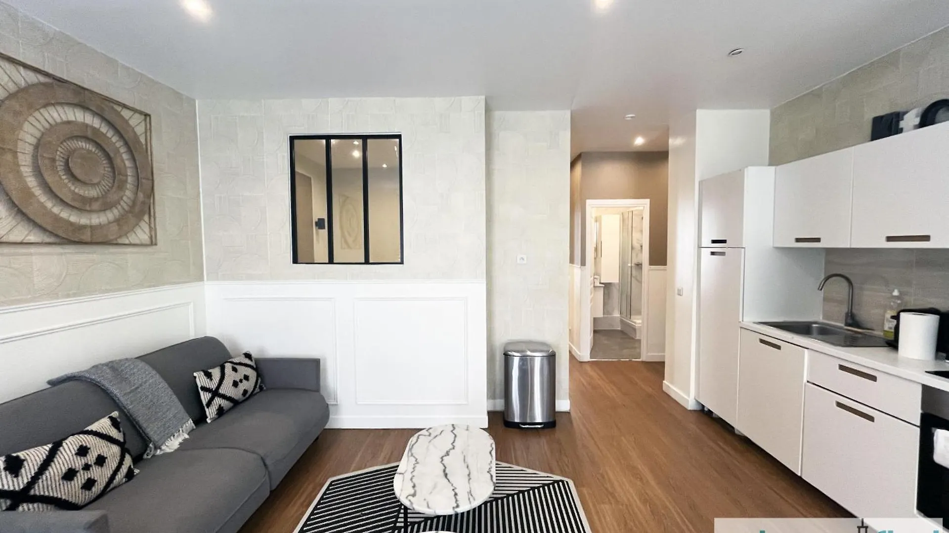 Apartman 23 - Charming Parisian Flat In