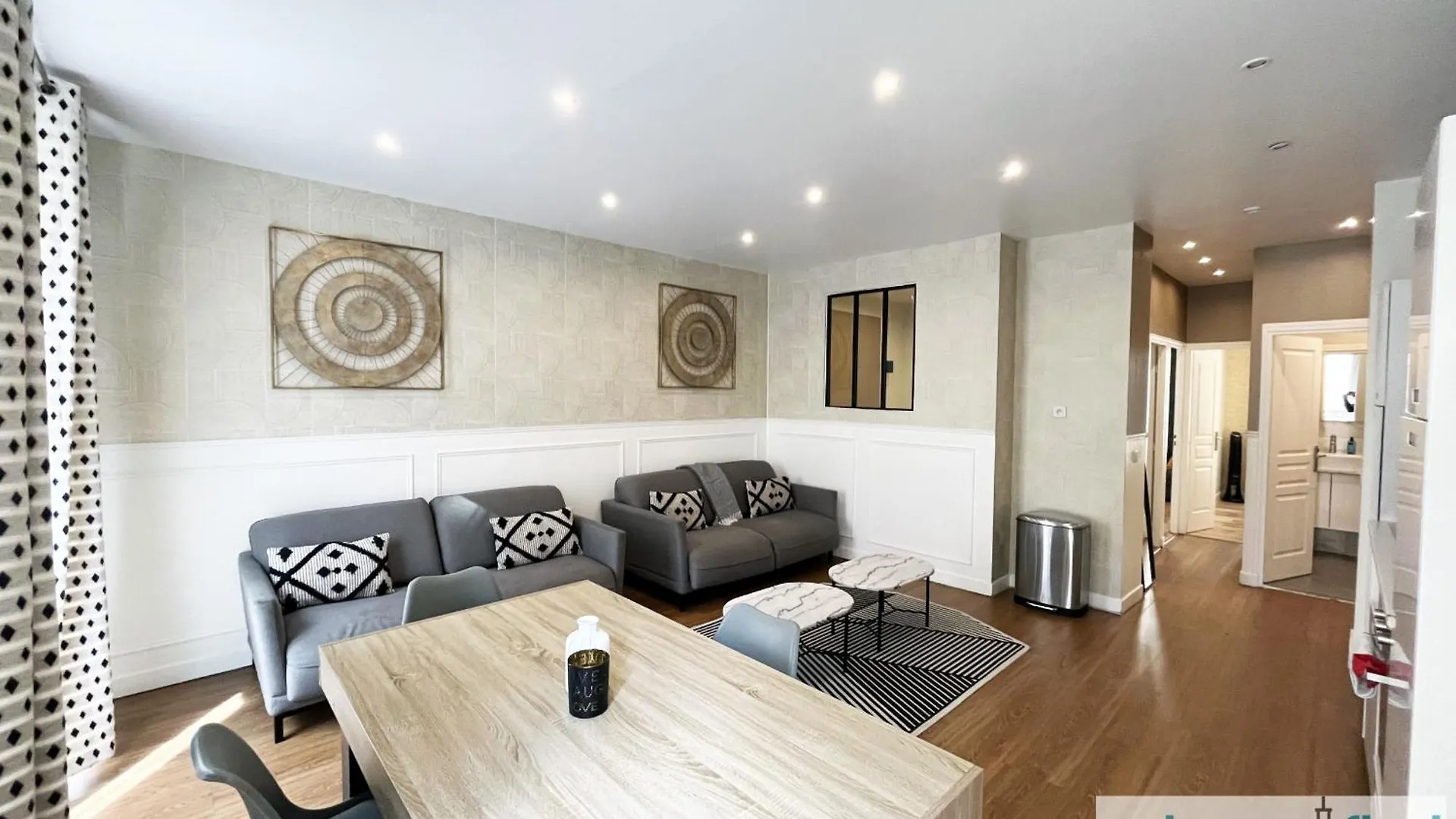 23 - Charming Parisian Flat In Paris